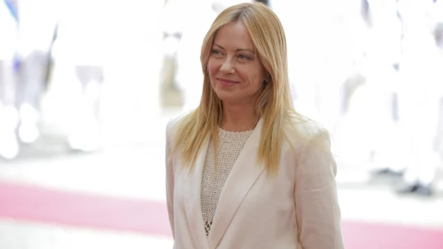 giorgia meloni mare